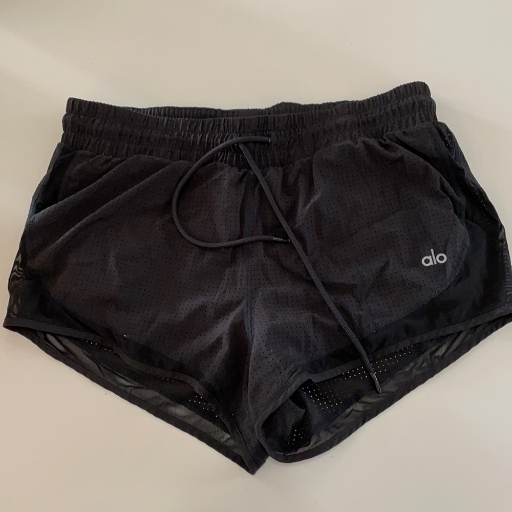 Run short form Alo with built in undies